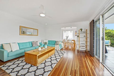 RELAX @48 CLOSE TO BEACH Sleeps 7 - Accommodation Mt Buller 2