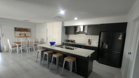 Relax Poolside By The Canal - Accommodation Mt Buller 2