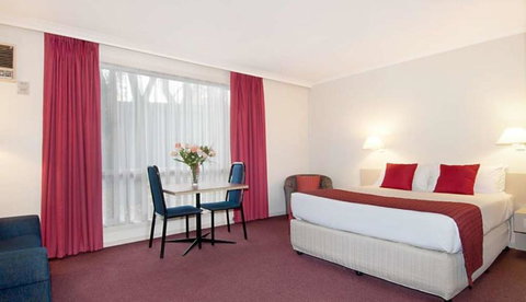 Ringwood Lake Inn - Accommodation Mt Buller 1