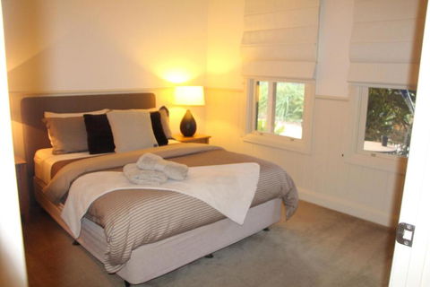 River Rock Cottage Centrally Located And Dog Friendly - Accommodation Mt Buller 1
