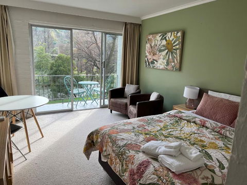 Riverbank Park MOTEL - Accommodation Mt Buller 1