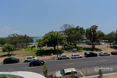 RIVERFRONT BREEZE @ The Cosmopolitan Unit10307 - Accommodation Mt Buller 2