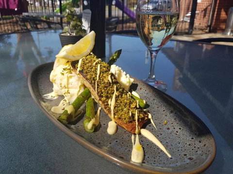 Riverina Hotel - Accommodation Mt Buller 2