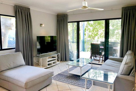 Salt & Sand - Tropical Oasis Footsteps To Beach - Accommodation Mt Buller 1