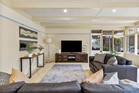 SANDY ANN At Lonnie - Accommodation Mt Buller 2