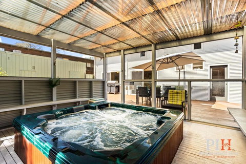 Sandy Bay Getaway W Spa 4 Bdr - Accommodation Mt buller 0