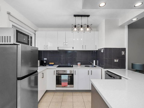 Sandy Bay Apartment With Hobart River View, Near UTAS - Stroll To Cafes And Shops - Accommodation Mt Buller 3