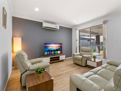Spacious Newly Furnished 4BD Family Retreat - Accommodation Mt Buller 0