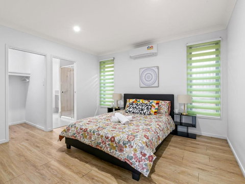 Spacious Newly Furnished 4BD Family Retreat - Accommodation Mt Buller 2