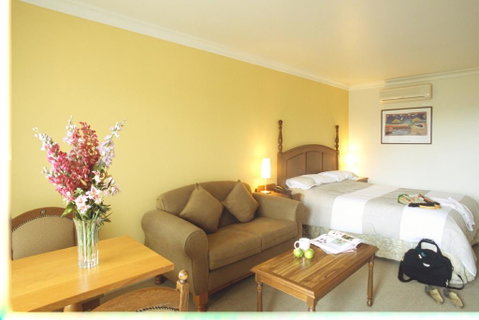 Best Western Plus The Tudor Box Hill - Accommodation Mt Buller 2