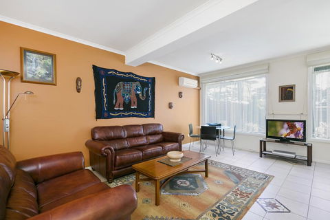 Black Dolphin Waterfront Apartment - Accommodation Mt Buller 0
