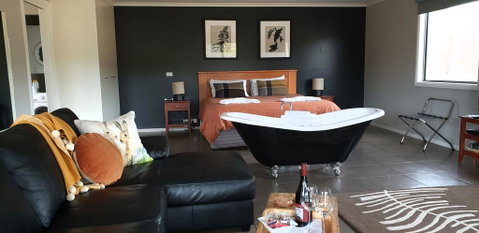 Blaze Rock Retreat - Accommodation Mt Buller 0