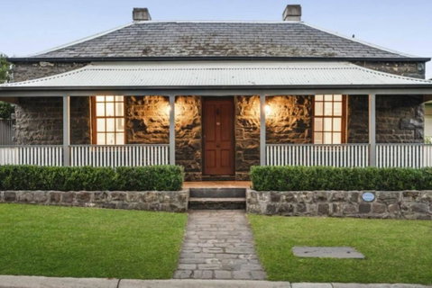 The Old Coach House C1850s Private Cottage - Accommodation Mt Buller 0