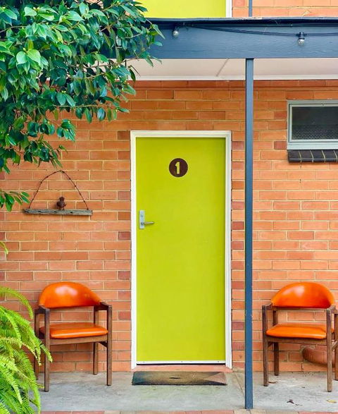 WARBURTON MOTEL - Where Mid-century Style Meets The Mountains - Accommodation Mt Buller 2