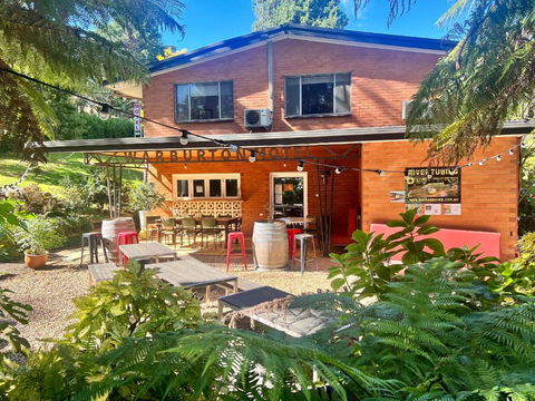 WARBURTON MOTEL - Where Mid-century Style Meets The Mountains - Accommodation Mt Buller 0