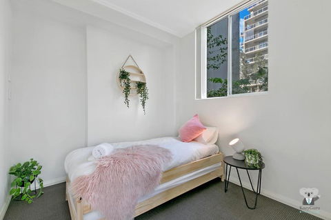 WARRICK FRAM 3 BEDS APT FREE PARKING WALK TO WESTFIELD CLOSE TO HOSPITAL NWF003 - Accommodation Mt Buller 1