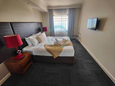 ZEN88 ESPLANADE: 1-BR Top Floor Ocean View Suite - Accommodation Mt buller 1