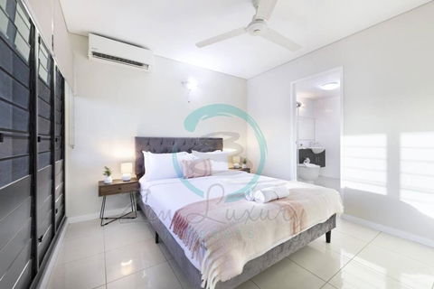 Zen On Stuart: 3-BR Penthouse Pad + Pool + BBQ - Accommodation Mt Buller 1